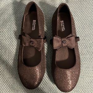 Girls size 4 Michael Kors flats.